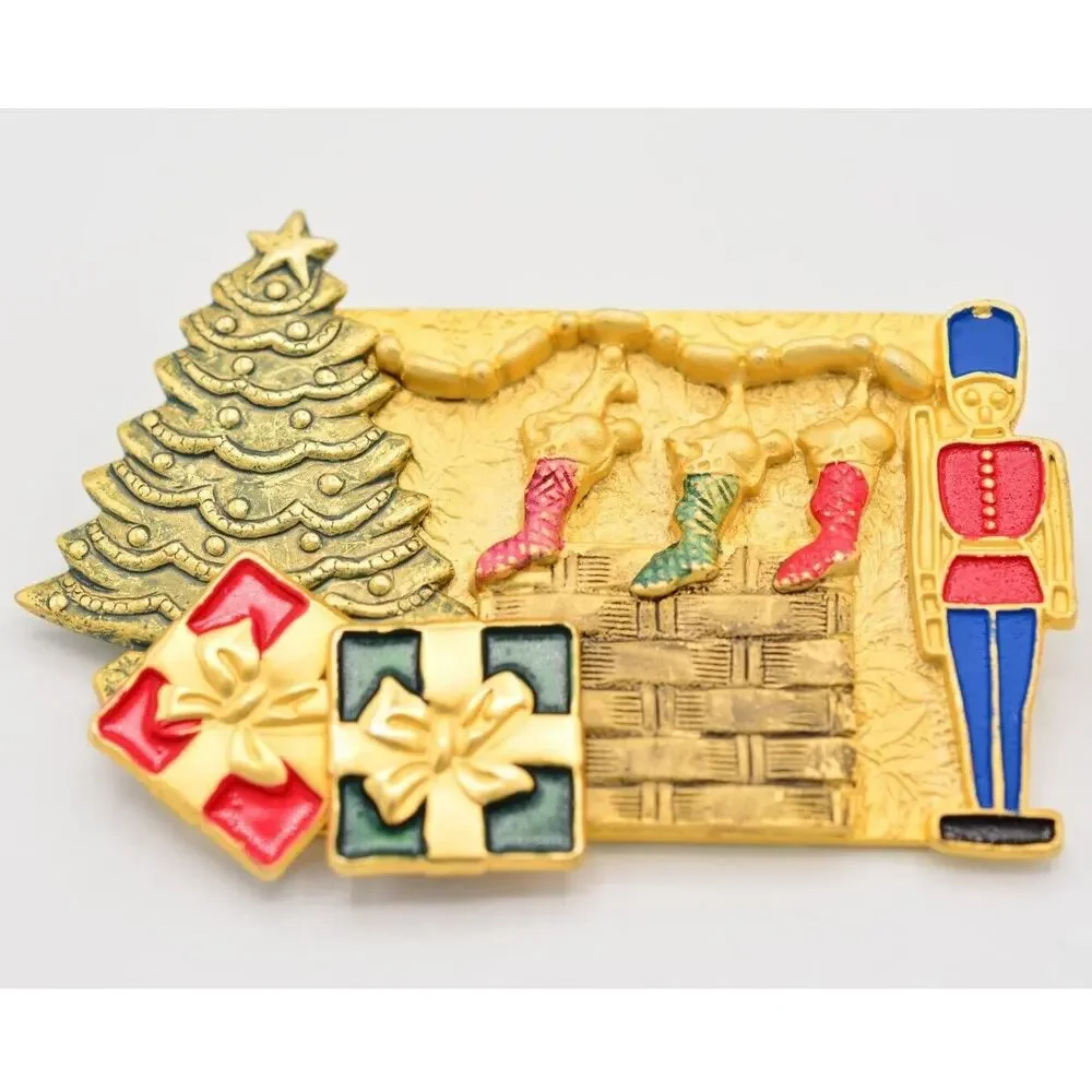Vintage Christmas Scene Pin Brooch Fireplace Tree Stockings Brushed Gold BinAQ